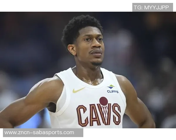 亨特上半场表现出色6投5中轻松斩获12分6篮板1助攻1抢断